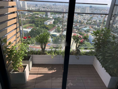 Căn hộ Kingdom 101, Quận 10 Căn hộ Kingdom 101 tầng thấp diện tích 71m2, bàn giao đầy đủ nội thất.