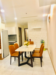 Căn hộ Vinhomes Central Park, Quận Bình Thạnh Căn hộ Vinhomes Central Park tầng 2 view đường Nguyễn Hữu Cảnh.