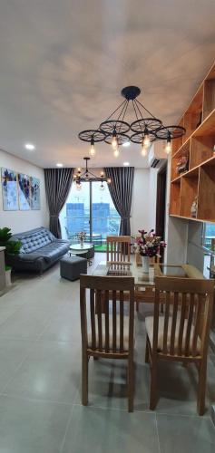 Căn hộ River Panorama, Quận 7 Căn hộ River Panorama tầng 32 ban công hướng Nam thoáng mát.