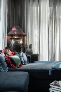 Phòng ngủ căn hộ Gateway Thảo Điền, Quận 2 Căn hộ Gateway Thảo Điền nội thất nhập khẩu, được đăng trên tạp chí Elle Decoration 2019