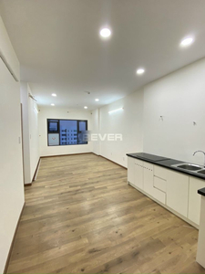 Căn hộ Flora Novia tầng 8 view hồ bơi thoáng mát, nội thất cơ bản.