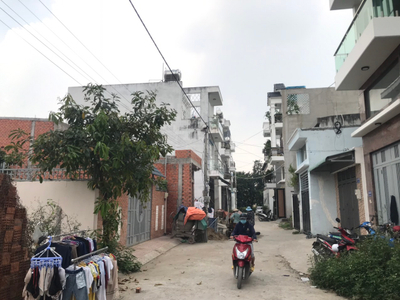 Đường trước đất nền Quận 12 Đất nền diện tích 60m2 vuông đẹp, gần sông Sài Gòn rất thoáng mát.