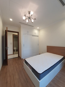 Căn hộ Vinhomes Central Park, Quận Bình Thạnh Căn hộ VInhomes Central Park tầng 15 view nội khu, đầy đủ nội thất.