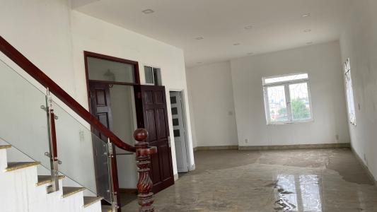 phòng ngủ  Nhà phố hướng Đông Nam mặt tiền, diện tích sử dụng 432m2.