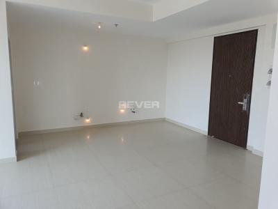 Phòng khách Urban Hill, Quận 7 Căn hộ Urban Hill tầng trung, nội thất cơ bản.