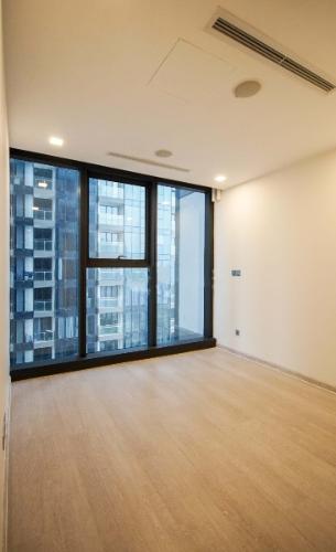 Phòng ngủ Vinhomes Golden River, Quận 1 Officetel Vinhomes Golden River tầng 10 diện tích 77.6m2, không nội thất.
