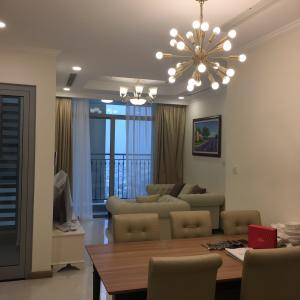 Căn Officetel Vinhomes Central Park, Quận Bình Thạnh Căn Officetel Vinhomes Central Park tầng 3, cửa hướng Đông Nam.