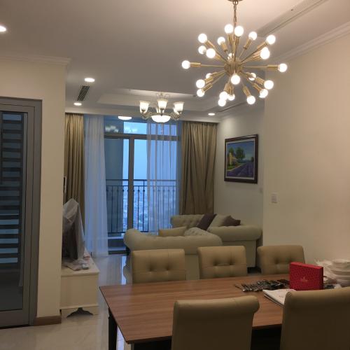 Căn Officetel Vinhomes Central Park, Quận Bình Thạnh Căn Officetel Vinhomes Central Park tầng 3, cửa hướng Đông Nam.