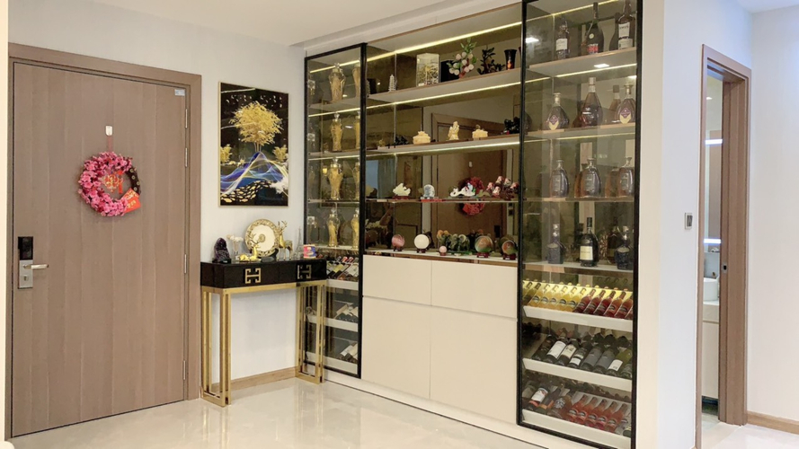 Căn hộ Vinhomes Central Park, Quận Bình Thạnh Căn hộ Vinhomes Central Park tầng 5 thiết kế 4 phòng ngủ, đầy đủ nội thất.