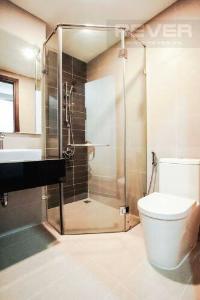 Phòng vệ sinh Cho thuê căn hộ Sunrise Riverside thuộc tầng thấp, diện tích 69.16m2, 2PN, đầy đủ nội thất 