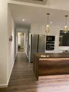 Căn hộ Saigon Pearl, Quận Bình Thạnh Căn hộ Saigon Pearl tầng 19 có 4 phòng ngủ, đầy đủ nội thất.