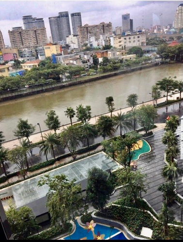 View Officetel Vinhomes Golden River, Quận 1 Officetel Vinhomes Golden River tầng 5 diện tích 48m2, đầy đủ nội thất.