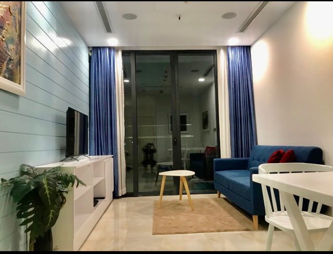 Officetel Vinhomes Golden River, Quận 1 Officetel Vinhomes Golden River tầng 5 diện tích 48m2, đầy đủ nội thất.