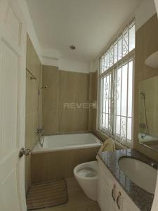  Nhà phố kết cấu 1 trệt 3 lầu, hẻm xe hơi rộng rãi khu dân cư đông đúc.