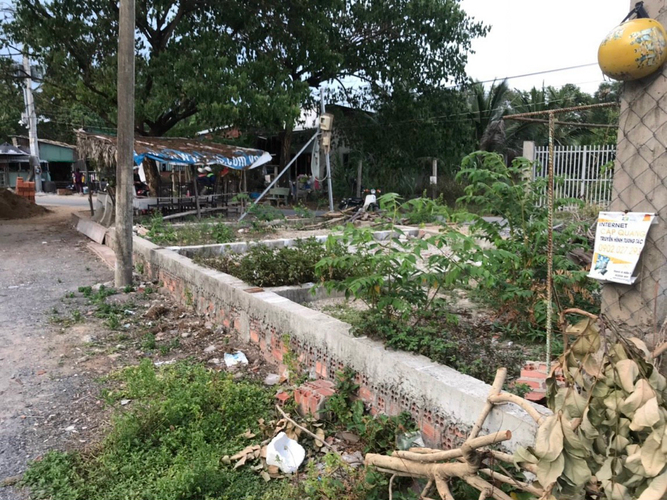 Đất nền Quận 9 Đất nền diện tích 120.4m2 vuông vức, có sổ hồng riêng.