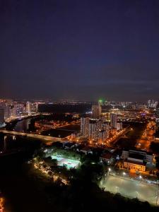 view căn hộ riviera point Căn hộ Riviera Point tầng cao, đón view sông thoáng mát.