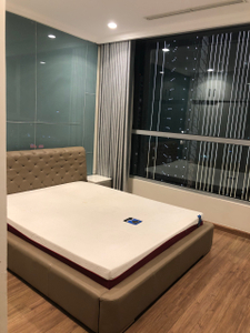 Căn hộ Vinhomes Central Park, Quận Bình Thạnh Căn hộ Vinhomes Central Park tầng 36 diện tích 155m2, đầy đủ nội thất.