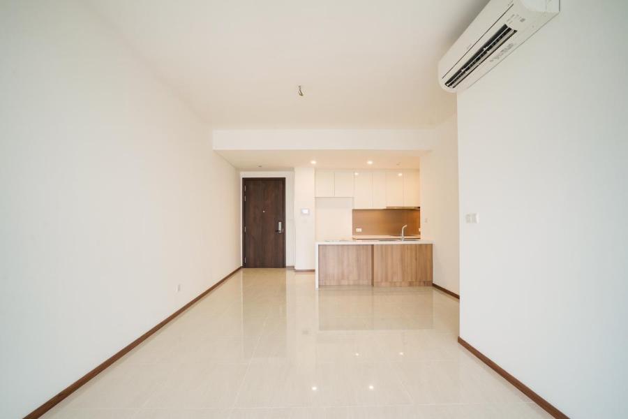 Căn hộ One Verandah nội thất đầy đủ, ban công hướng Tây Bắc