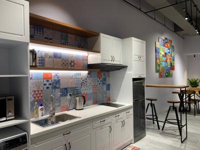 Nhà bếp căn hộ The Sun Avenue Office-tel tầng thấp The Sun Avenue có thiết kế hiện đại, nội thất đầy đủ