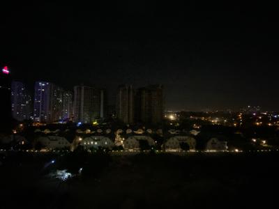 View ban đêm Căn hộ Sunrise Riverside ban công hướng Tây, view thành phố.