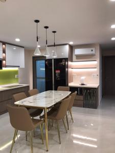 Phòng bếp  căn hộ Saigon South Residence Căn hộ thô tầng cao Saigon South Residence, view nội khu.