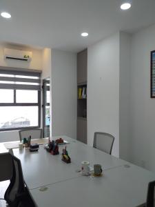 Officetel Kingston Residence, Phú Nhuận Căn hộ Officetel Kingston Residence nội thất văn phòng đầy đủ. 