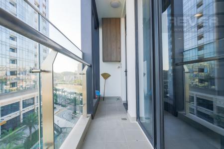 Balcony Căn hộ Vinhomes Golden River tầng tháp, 2PN đầy đủ nội thất