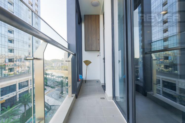 Balcony Căn hộ Vinhomes Golden River tầng tháp, 2PN đầy đủ nội thất