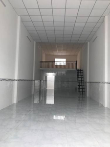 Nhà phố thiết kế 1 trệt, 1 gác diện tích 120m2, không có nội thất.