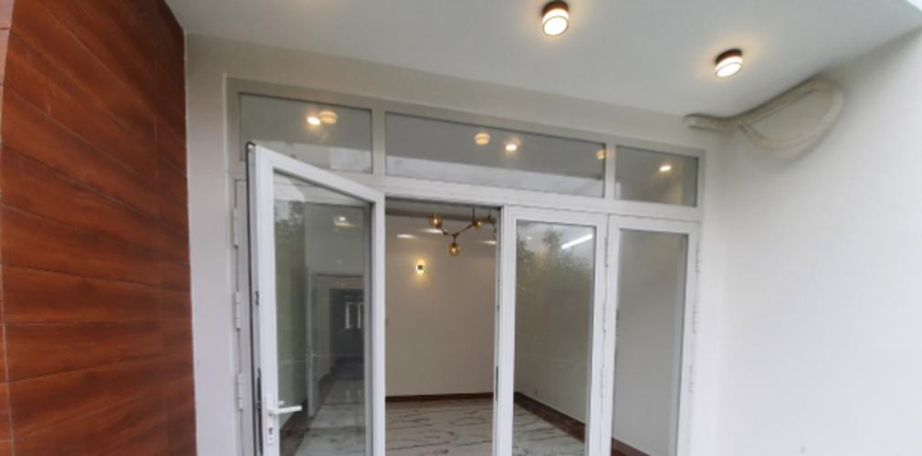 Bên trong nhà phố Thanh Loan, Quận 8 Nhà phố nằm ngay mặt tiền đường, thiết kế đẹp