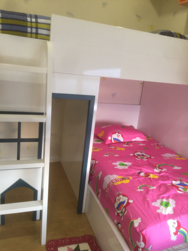 Căn hộ Masteri Thảo Điền, Quận 2 Căn hộ Masteri Thảo Điền tầng 37 có 3 phòng ngủ, đầy đủ nội thất.