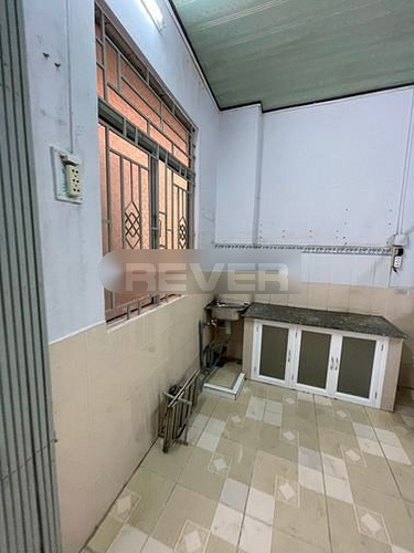 Nhà phố Quận Phú Nhuận  Nhà diện tích 21m2 không có nội thất, khu vực sầm uất gần chợ Phú Nhuận.