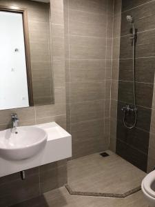 Toilet Vinhomes Grand Park Quận 9 Căn hộ Vinhomes Grand Park tầng cao, view nội khu thoáng mát.