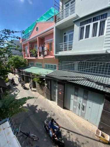 Nhà phố Quận Gò Vấp Nhà phố hẻm xe hơi đường Trương Đăng Quê, kết cấu 2 tầng có sổ hồng riêng.