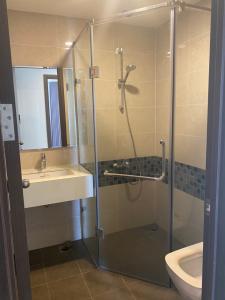 Không gian căn hộ The Tresor, Quận 4 Căn hộ The Tresor tầng 6 cửa hướng Tây Nam, view hồ bơi thoáng mát.