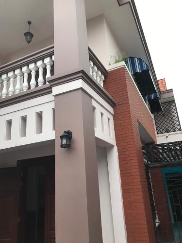 Biệt thự sân vườn phường An Phú, quận 2 Biệt thự sân vườn P. An Phú quận 2, diện tích 12m x 22m, đầy đủ nội thất