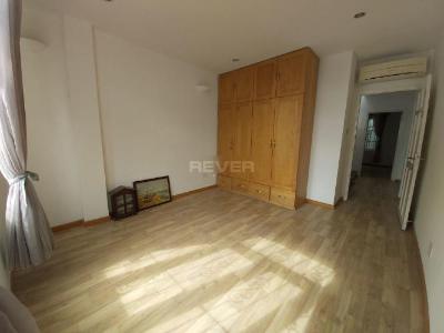  Nhà phố kết cấu 1 trệt 3 lầu, hẻm xe hơi rộng rãi khu dân cư đông đúc.