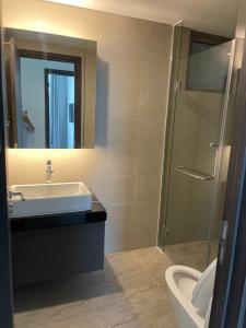 Căn hộ Empire City, Quận 2 Căn hộ Empire City đầy đủ nội thất, ban công hướng Đông Nam.