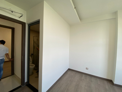 Căn hộ Q7 Boulevard, Quận 7 Căn hộ Q7 Boulevard tầng 13 view thành phố thoáng mát, nội thất cơ bản.