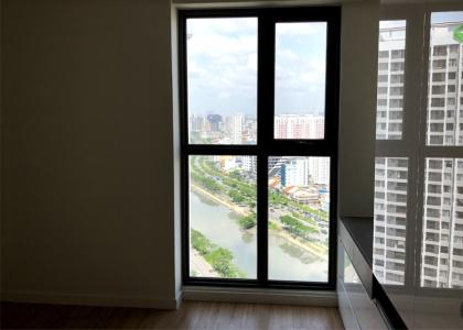 phòng khách căn hộ Masteri Millennium Căn hộ Masteri Millennium tầng cao view thành phố sầm uất.