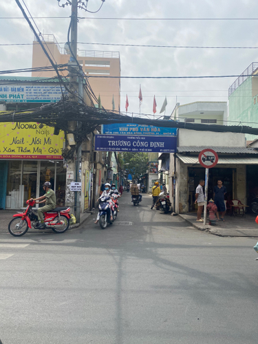 Đường trước nhà phố Quận 6 Nhà phố kết cấu 1 trệt, 1 lầu hẻm vô cùng an ninh và yên tĩnh.