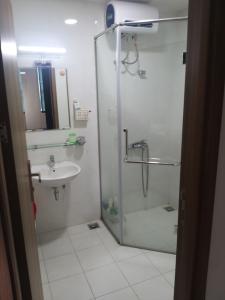 Phòng tắm Cetana Thủ Thiêm, Quận 2 Căn hộ Centana Thủ Thiêm tầng trung, view sông mát mẻ.