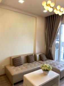 Phòng khách căn hộ Sunrise Riverside, Huyện Nhà Bè Căn hộ Sunrise Riverside tầng 17 gồm 2 phòng ngủ, đầy đủ nội thất.