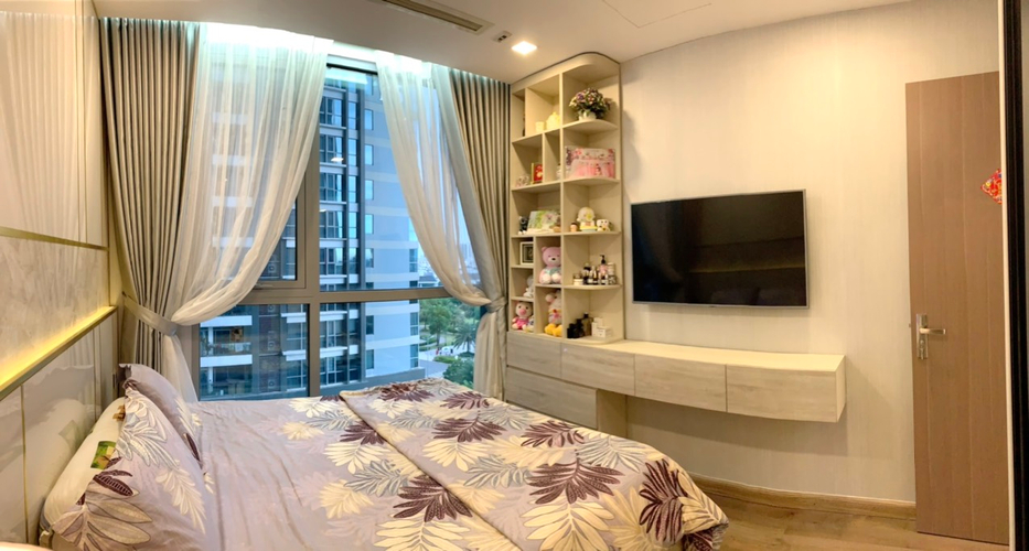 Căn hộ Vinhomes Central Park, Quận Bình Thạnh Căn hộ Vinhomes Central Park tầng 5 thiết kế 4 phòng ngủ, đầy đủ nội thất.
