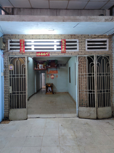 Nhà phố Quận Tân Phú Nhà phố thiết kế 1 trệt, 1 gá lửng ngay mặt tiền đường Đô Đóc Long.