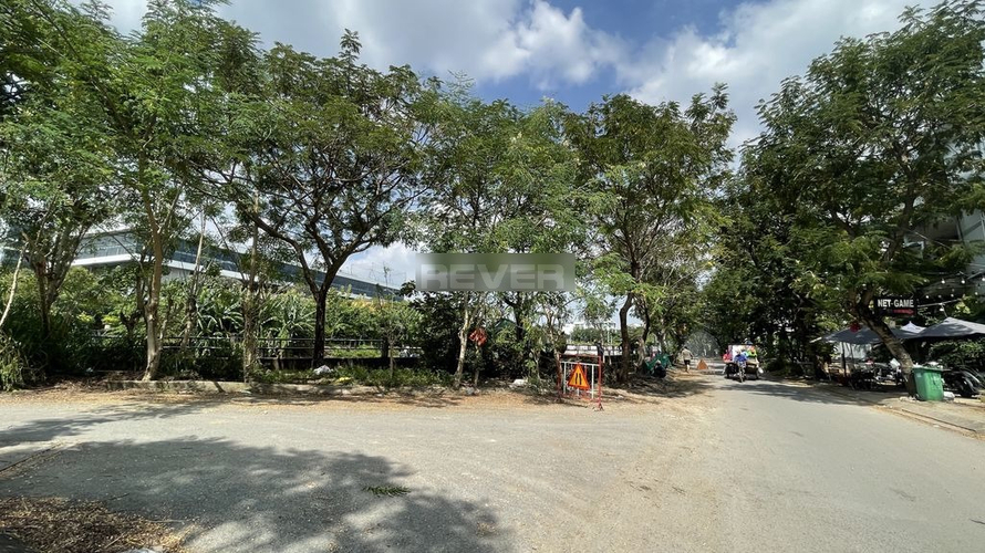 Đất nền Quận Bình Thạnh Đất mặt tiền kênh đường Đặng Thuỳ Trâm, cách trường ĐH Văn Láng 30m.