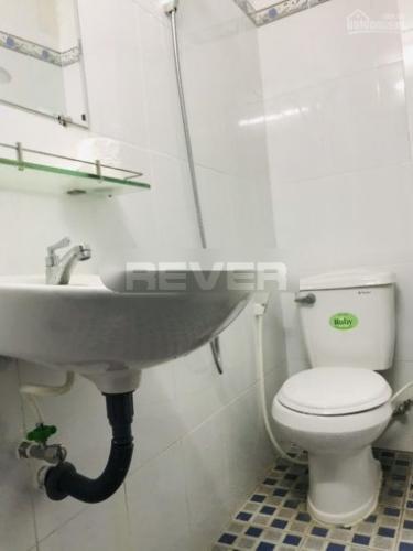 Nhà phố Quận Tân Bình Nhà phố mặt tiền đường Trường Chinh rộng 40m, kết cấu 1 trệt 2 lầu.