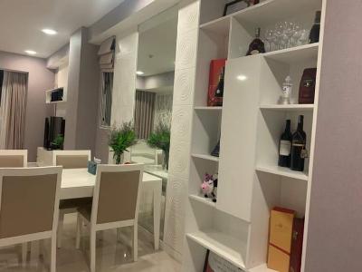 Không gian căn hộ Sunrise City, Quận 7 Căn hộ Sunrise City tầng 4, có 2 phòng ngủ đón view thoáng mát.