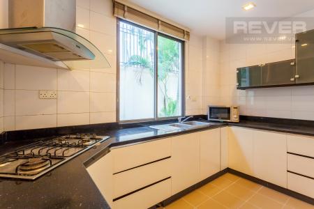 Nhà bếp Villa Compound Riviera Quận 2 thiết kế sang trọng, đầy đủ tiện nghi