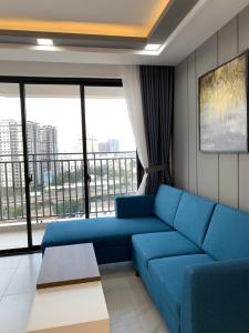 Phòng khách căn hộ Riviera Point, Quận 7 Căn hộ tầng 8 Riviera Point cửa hướng Tây Bắc, view thoáng mát.